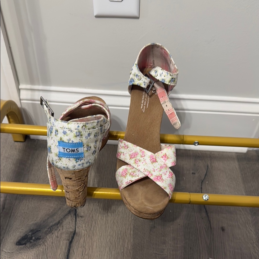 TOMS Floral Print Wedge Sandals